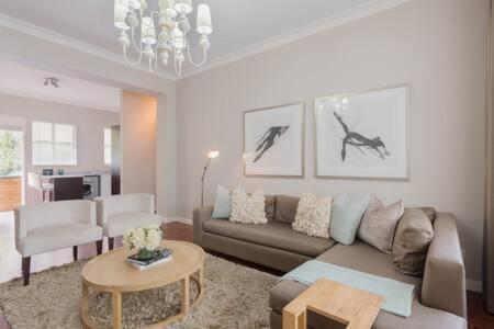 Modern Apartment In Rosebank Johannesburg Luaran gambar