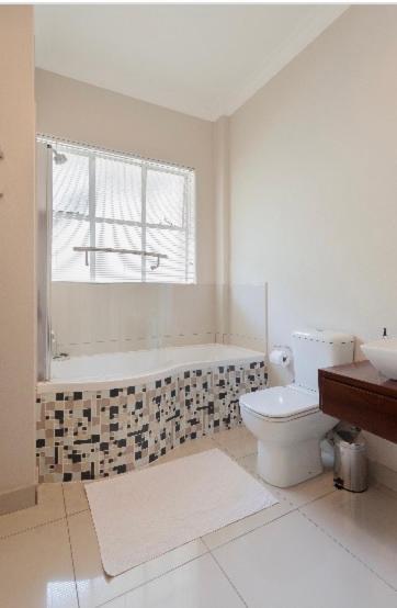 Modern Apartment In Rosebank Johannesburg Luaran gambar