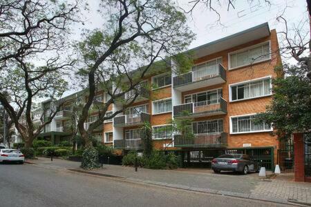 Modern Apartment In Rosebank Johannesburg Luaran gambar